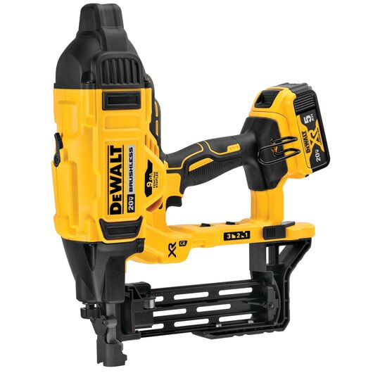 DEWALT DCFS950P2, 20V MAX Cordless Fencing Stapler Kit
