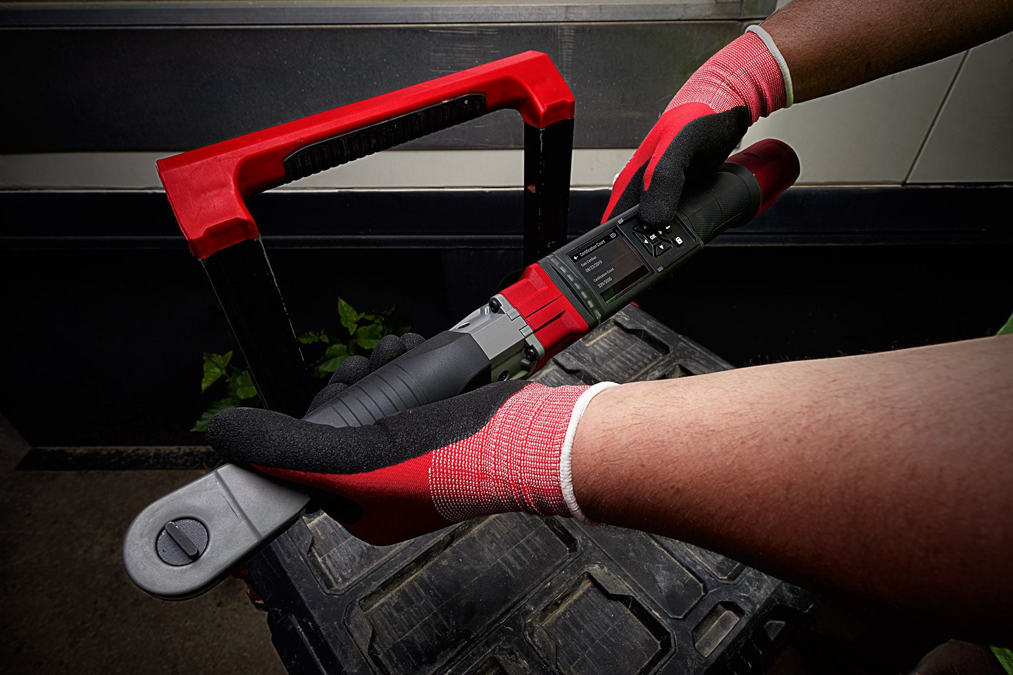 Milwaukee 2465-20, M12 FUEL 3/8" Digital Torque Wrench w/ ONE-KEY (Tool Only)