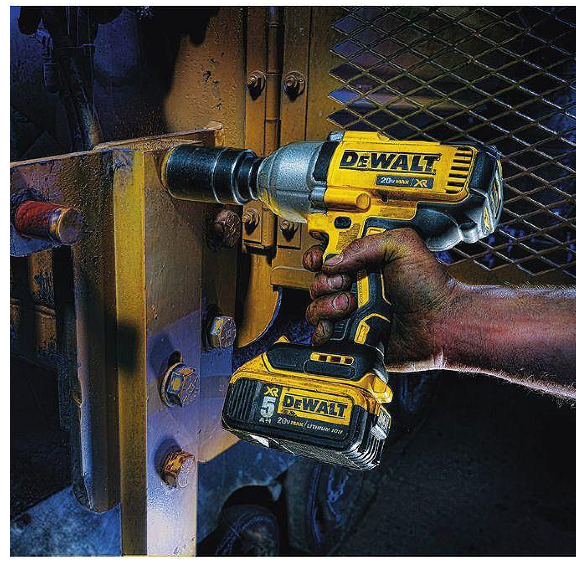 DEWALT DCF899B, 20V MAX Li-Ion High Torque 1/2'' Impact Wrench w/Detent Pin (Tool Only)
