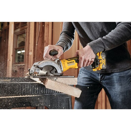 DEWALT DCS571P1, ATOMIC 20V MAX Brushless 4-1/2'' Circular Saw Kit