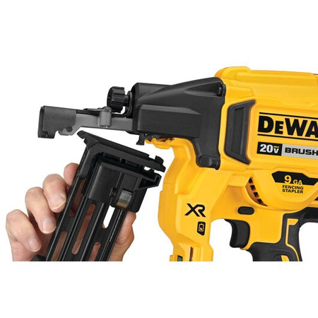 DEWALT DCFS950P2, 20V MAX Cordless Fencing Stapler Kit