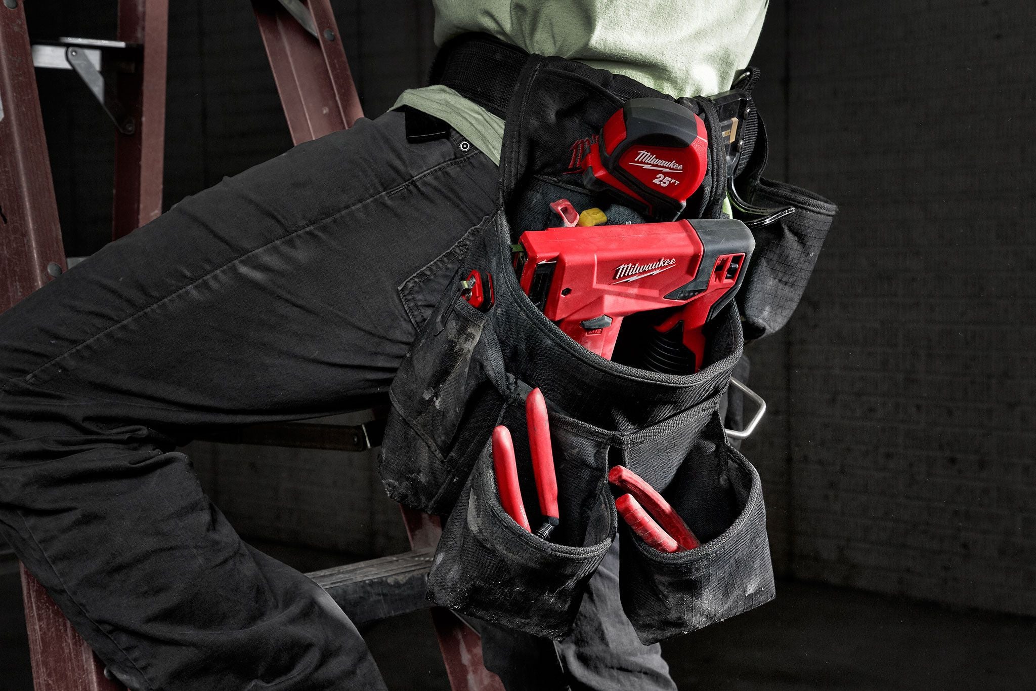 Milwaukee 2447-20, M12 3/8" Crown Stapler (Tool Only)