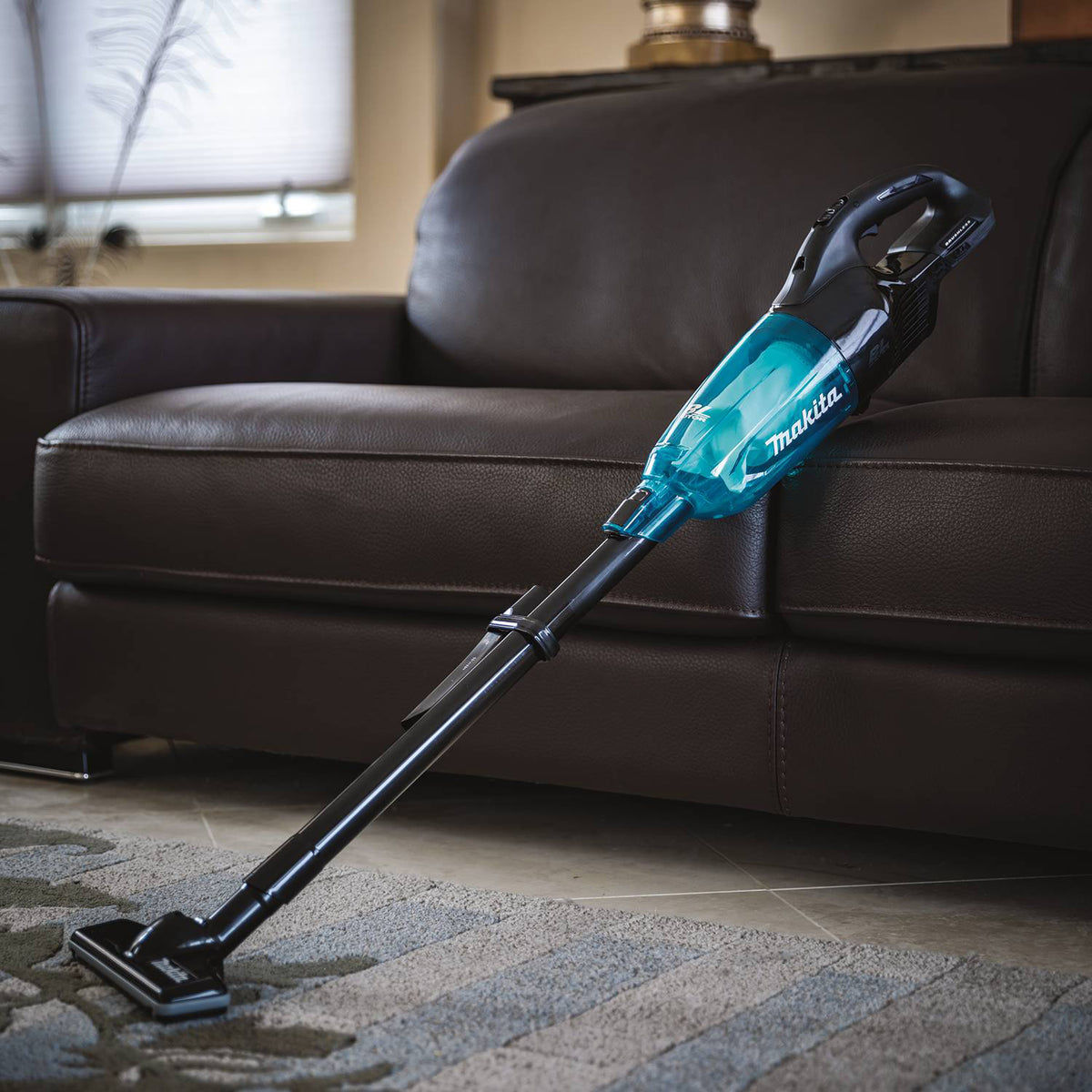 Makita DCL280FZB, 18V LXT Brushless Vacuum Cleaner, Black/Teal (Tool Only)