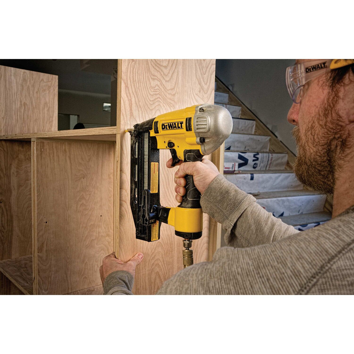 DEWALT DWFP71917, 16 GA Precision Point Finish Nailer