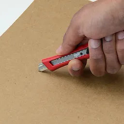 Milwaukee 48-22-1961, 18mm Snap Off Knife with Metal Lock and Precision Cut Blade