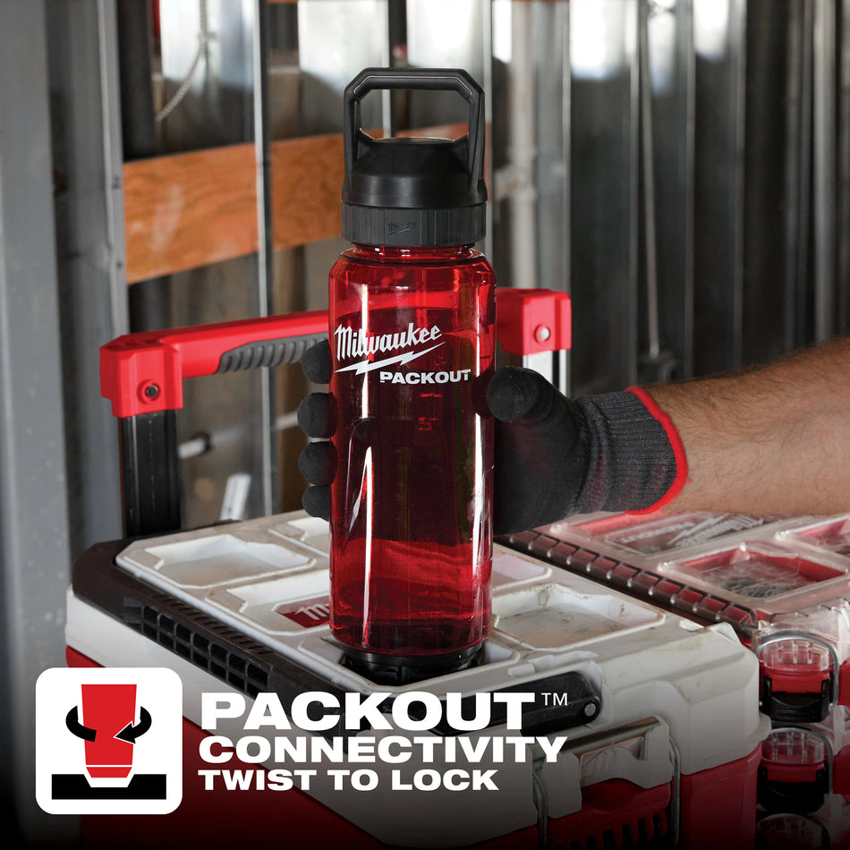 Milwaukee 48-22-8372R, PACKOUT™ 34oz Bottle with Chug Lid (Red)