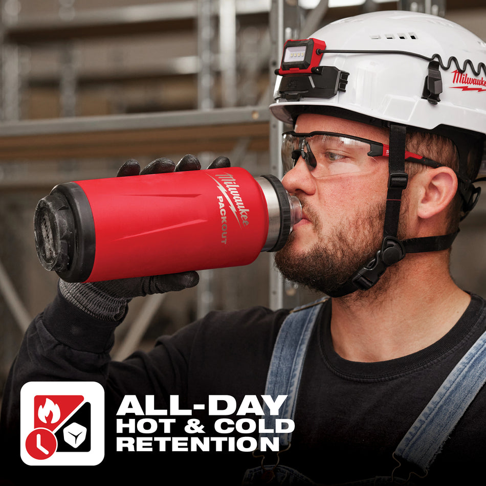Milwaukee 48-22-8397R, PACKOUT™ 36oz Insulated Bottle with Chug Lid Red