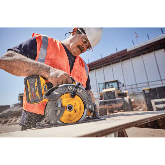 DEWALT DCS578X2, 60V MAX FLEXVOLT 7-1/4'' Circular Saw Kit (2 Batteries)