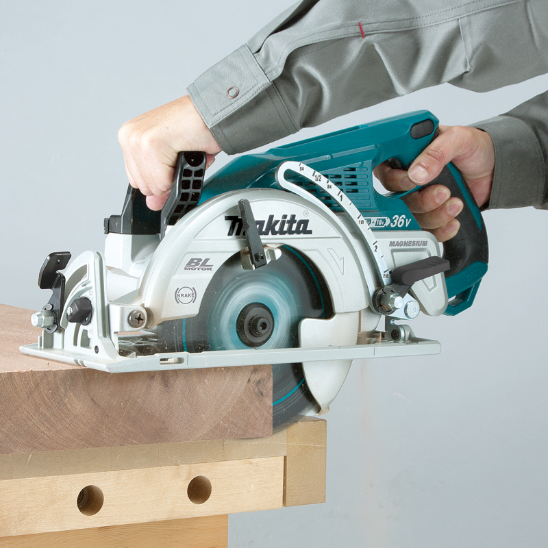 Makita DRS780Z, 18Vx2 (36V) LXT Brushless 7-1/4" Rear Handle Saw (Tool only)