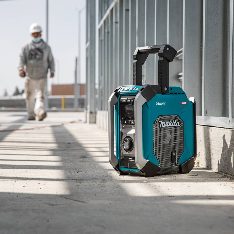 Makita MR006G, 40V MAX XGT Cordless or Electric Jobsite Radio with Bluetooth