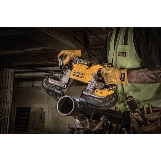 DEWALT DCS374P2, 20V MAX XR Brushless Deep Cut Band Saw Kit (5.0 Ah)