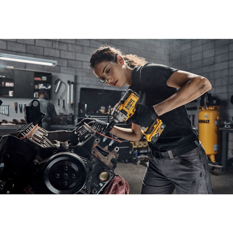 DEWALT DCF891P2, 20V MAX XR 1/2" Mid Torque Impact Wrench (Hog Ring) (5.0AH) W/ 2 Batteries And Bag