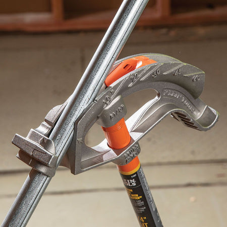 Klein Tools 51604, Iron Conduit Bender 3/4-Inch EMT with Angle Setter™