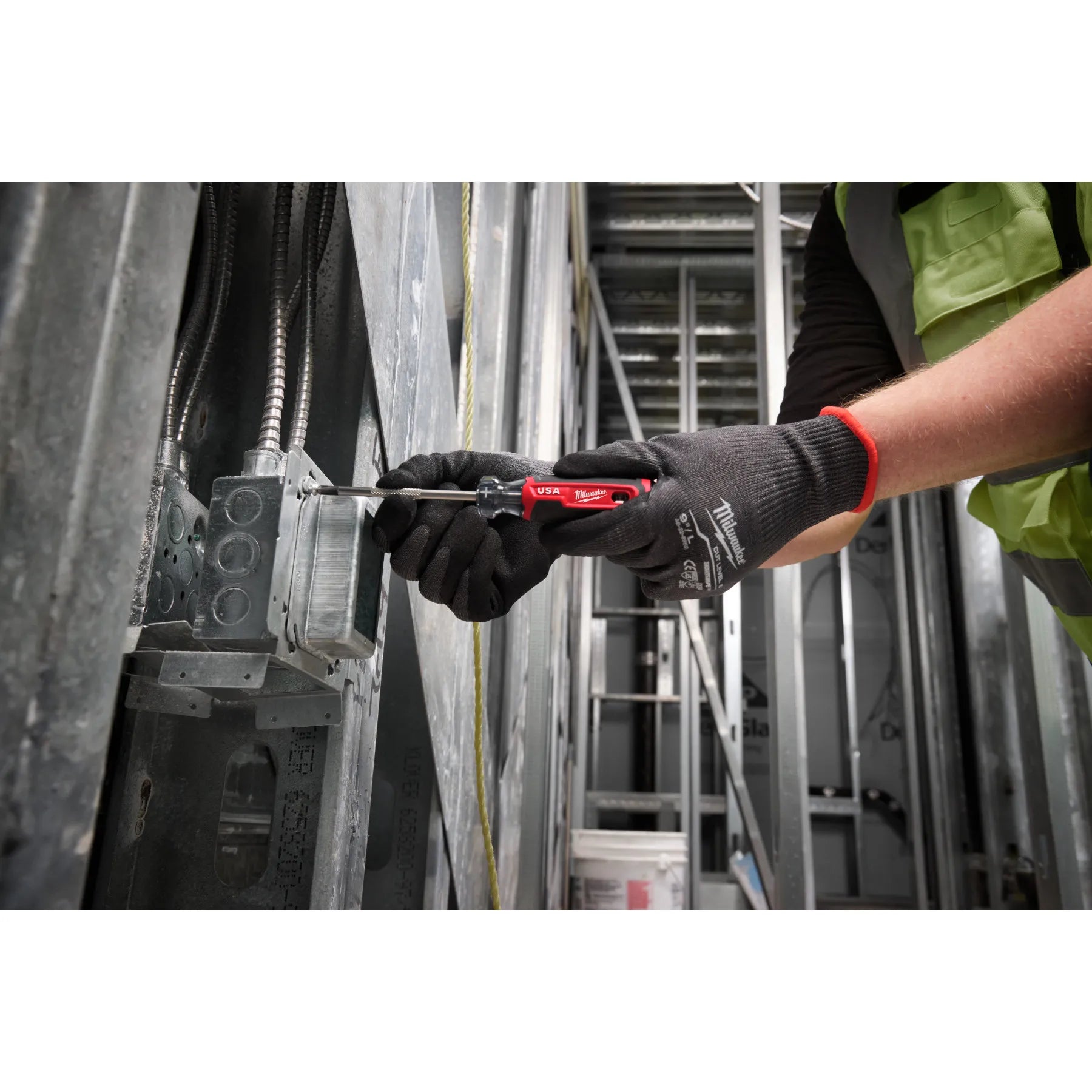 Milwaukee MT202, #2 Phillips 4" Cushion Grip Screwdriver (USA)