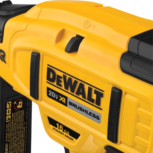 DEWALT DCN662D1, 20V MAX* XR 16 GA Cordless Straight Finish Nailer Kit