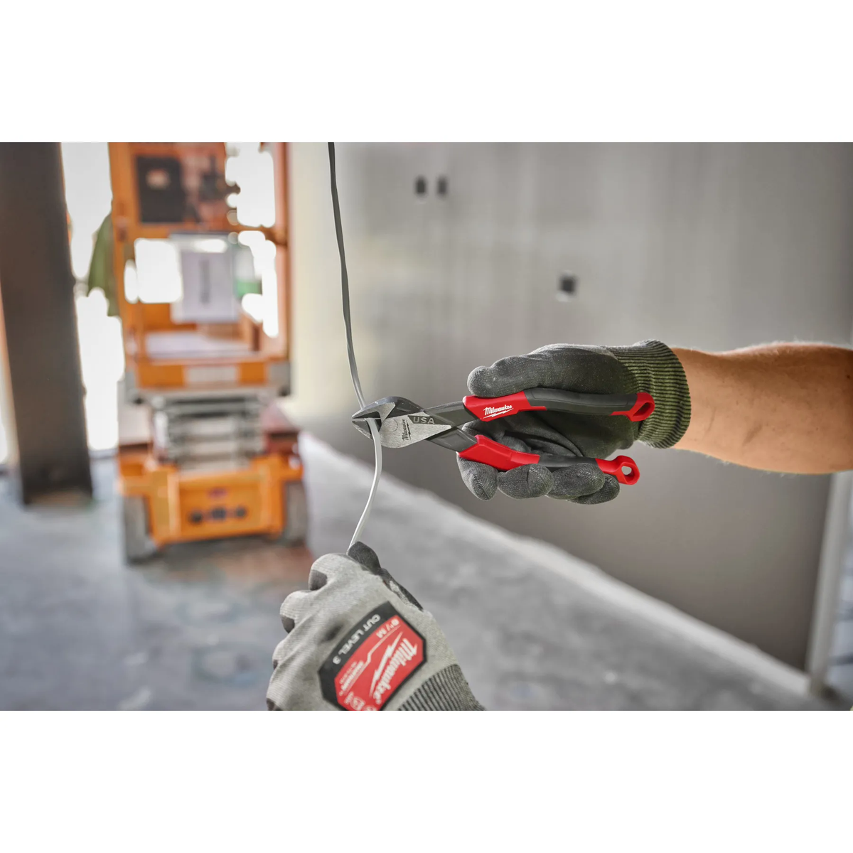 Milwaukee MT558, 8" DIAGONAL COMFORT GRIP PLIERS USA