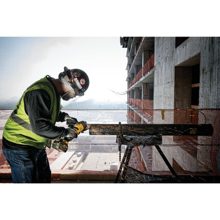 DEWALT DCG414T1, 60V MAX FLEXVOLT 4-1/2'' - 6'' Grinder w/Kickback Brake Kit (1 Battery)