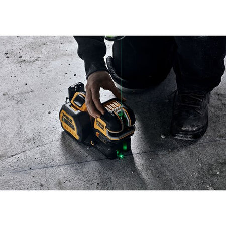 DEWALT DCLE34220G, 20V MAX Cordless 2-Spot Green Line Laser Kit