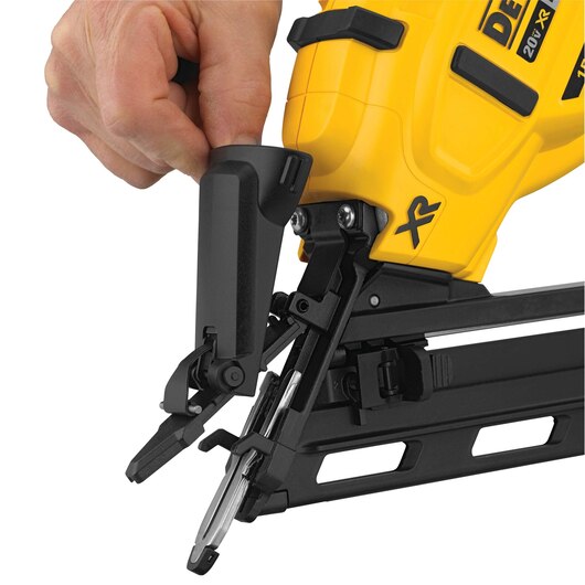 DEWALT DCN650D1, 20V MAX XR 15 Ga Cordless Angled Finish Nailer Kit