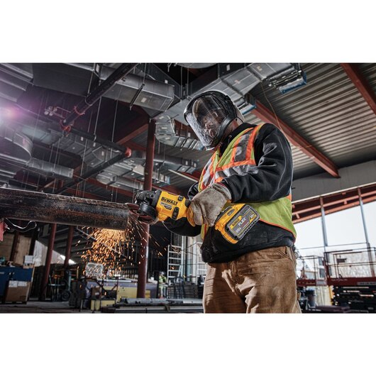 DEWALT DCG414B, 60V MAX FLEXVOLT 4-1/2'' - 6'' Grinder w/Kickback Brake (Tool Only)