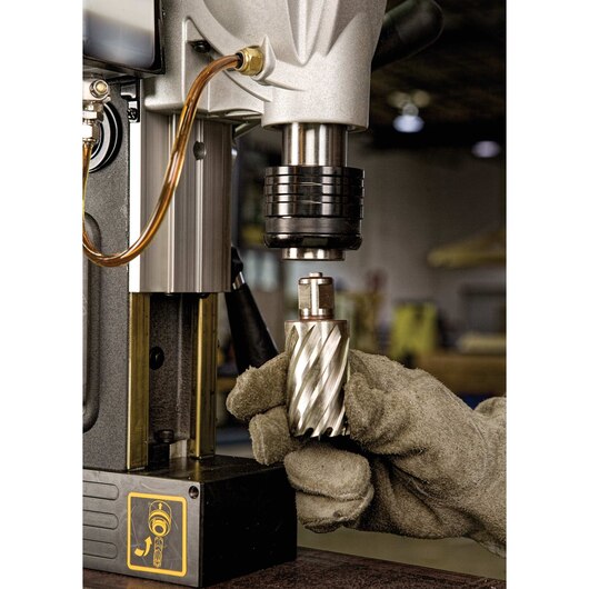 DEWALT DWE1622K, 2'' 2-Speed Magnetic Drill Press