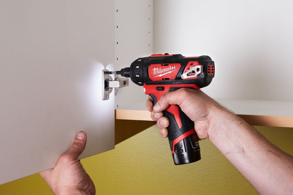 Milwaukee 2406-22, M12 FUEL™ 1/4” Hex 2-Speed Screwdriver Kit