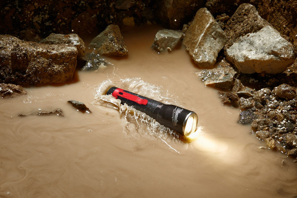 milwaukee flashlight 2107 325l Milwaukee 2107, 325L Focusing Flashlight – Squares Hardware Inc