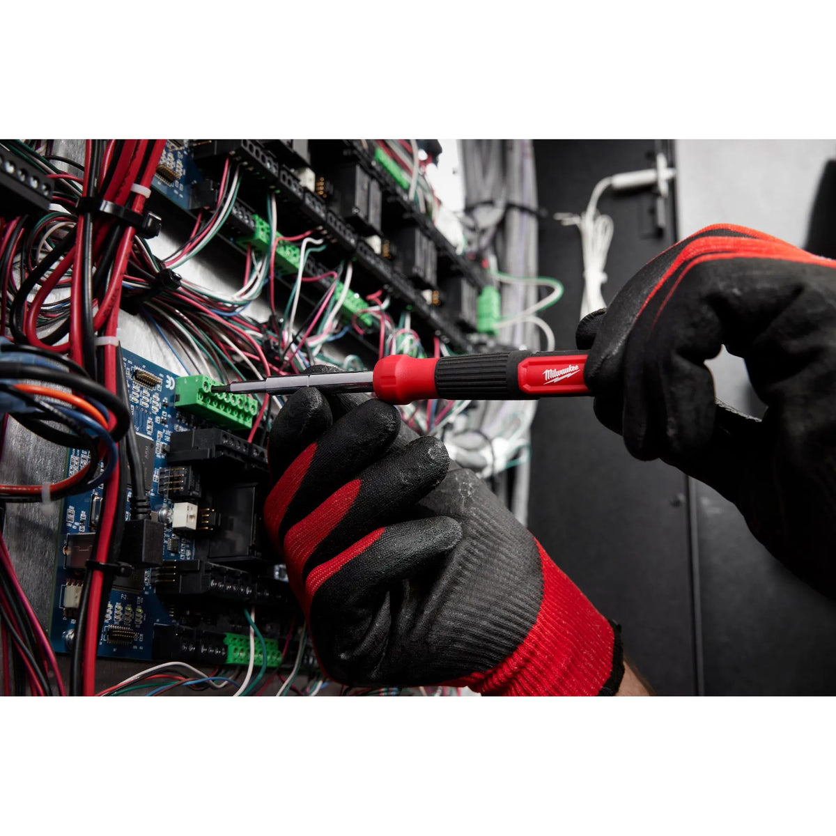 Milwaukee 48-22-2933, 14-in-1 Precision Multi-Bit Screwdriver